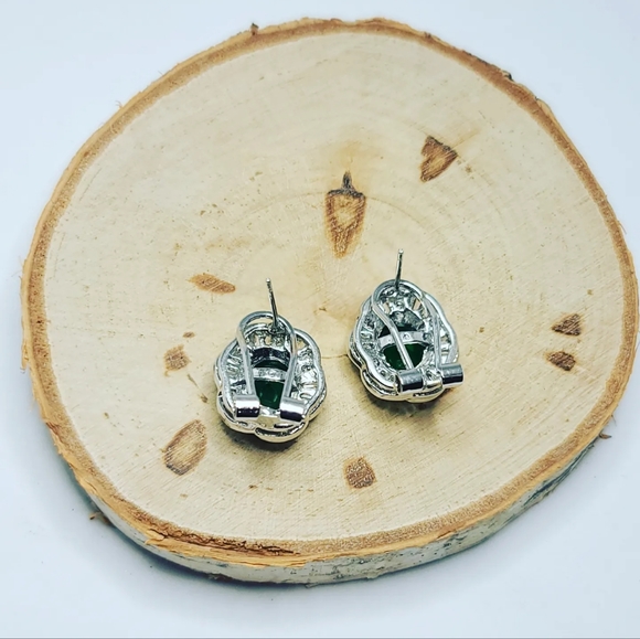 Green Rhinestones silver tone Earrings - Picture 3 of 4